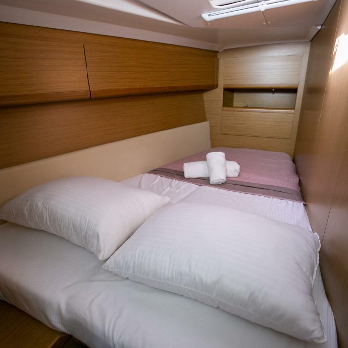 Mimi | Sun Odyssey 49i photo 8