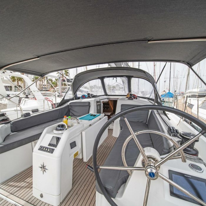 Nami | Sun Odyssey 410 photo 7