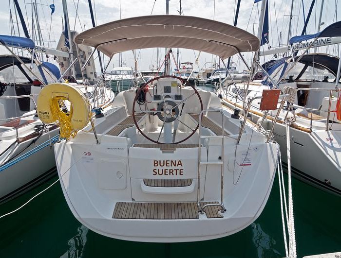 Buena Suerte | Sun Odyssey 33i photo 12
