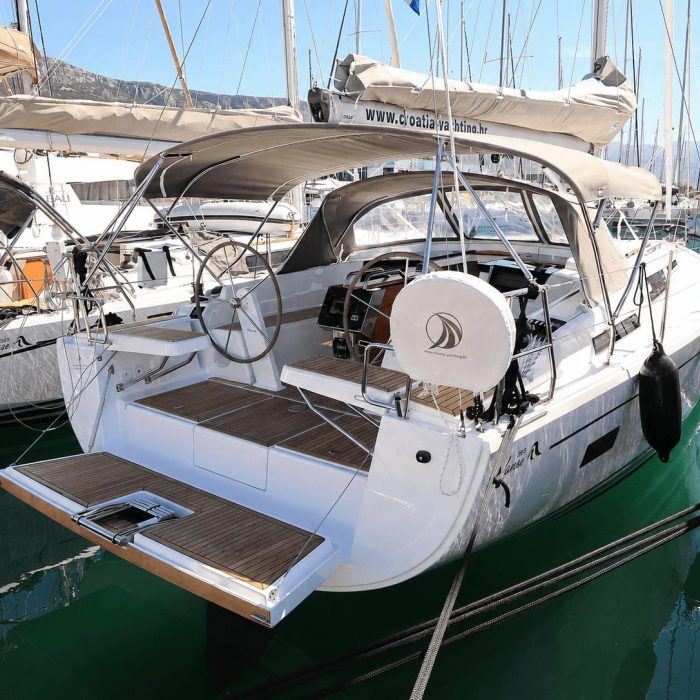 Jolana | Hanse 388 photo 3