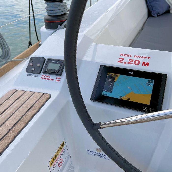 Jana | Oceanis 38.1 photo 13