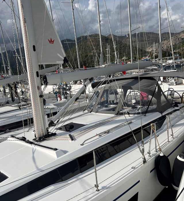Nava | Bavaria C42 photo 5