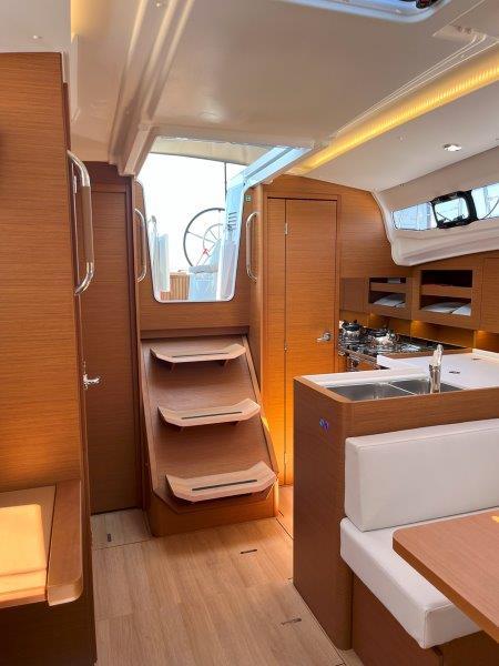 Ethra | Sun Odyssey 380 photo 6