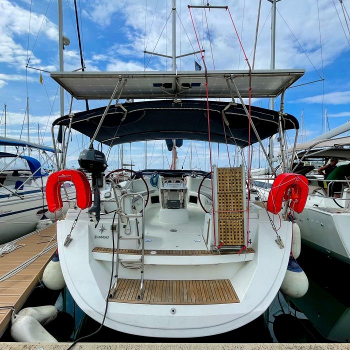 Beethoven ( with Bowthruster ,Solar Panels) photo 14