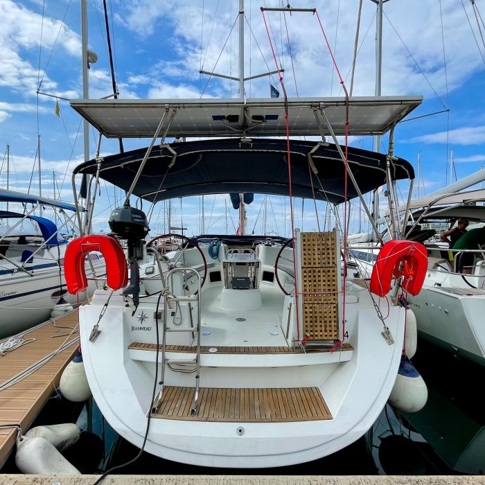 Beethoven ( with Bowthruster ,Solar Panels) photo 14