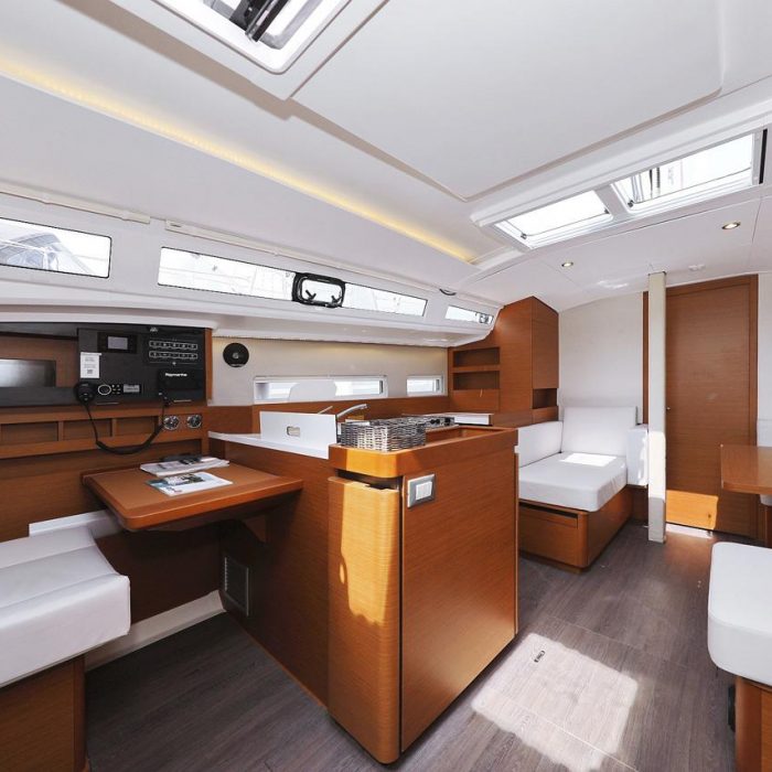 Beauty | Sun Odyssey 410 photo 9