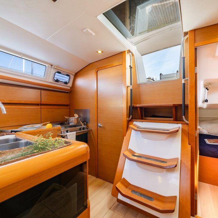 Fregata | Sun Odyssey 439 photo 8