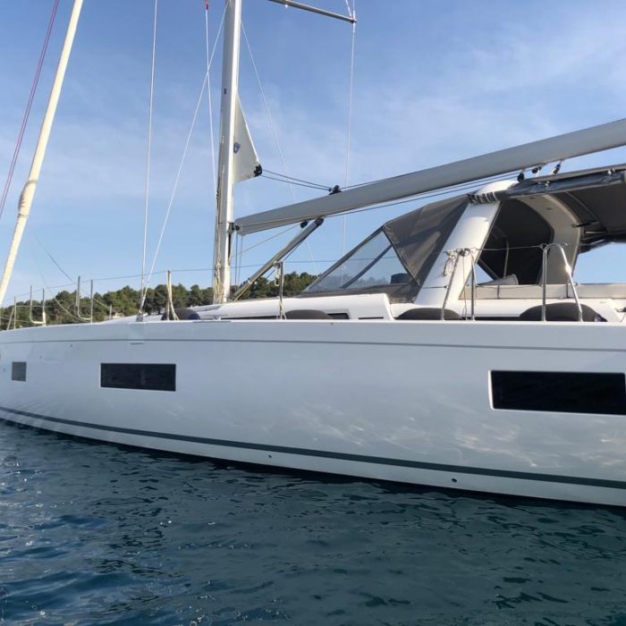 White Bird | Oceanis Yacht 54 photo 2