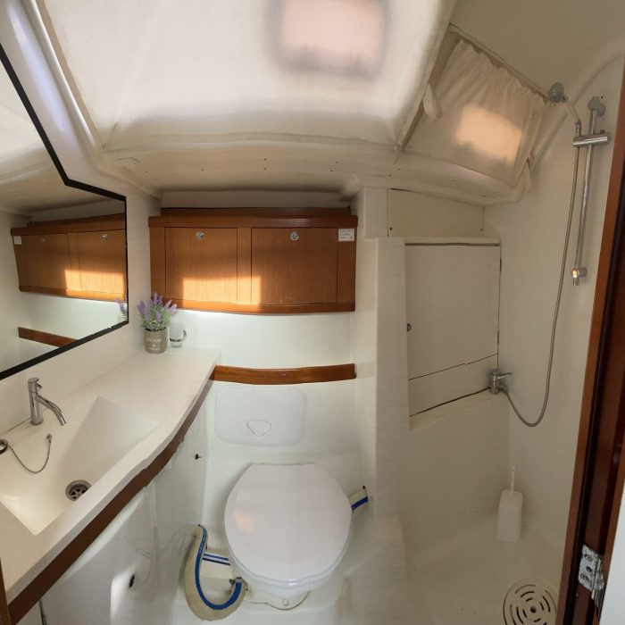 Valasia | Oceanis 54 photo 11