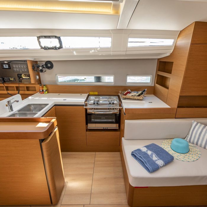 Garfish | Sun Odyssey 410 photo 9