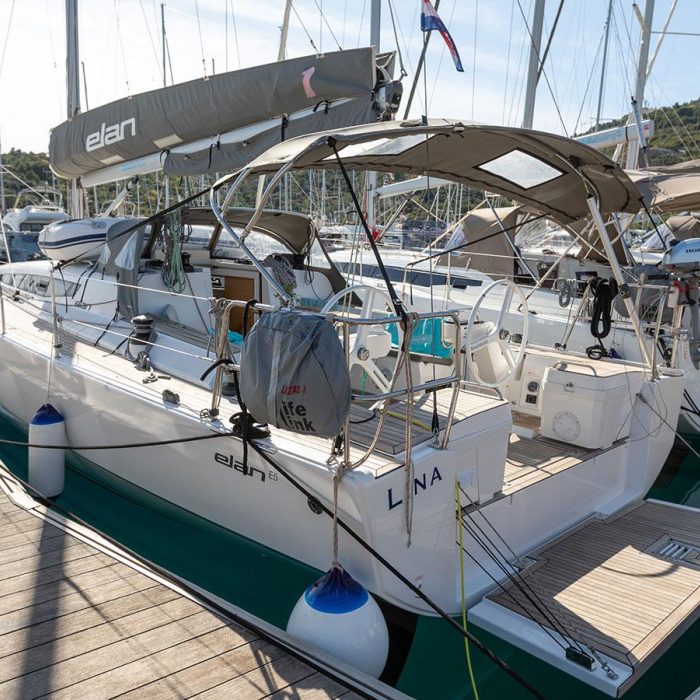 LINA 2020 (new sails 2024., air condition) | Elan E5 photo 5
