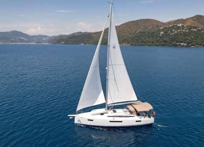 Sky Ela | Sun Odyssey 410 photo 1