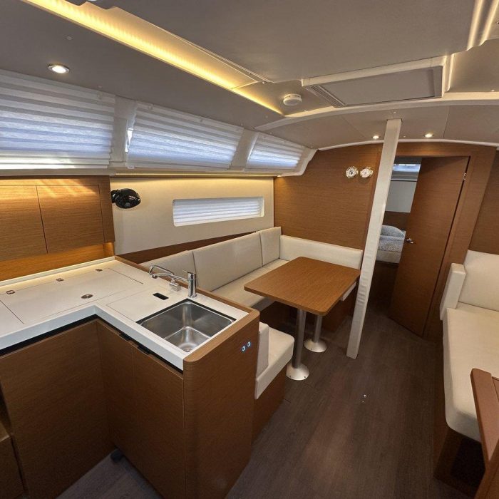 Princess Tia | Sun Odyssey 380 photo 6