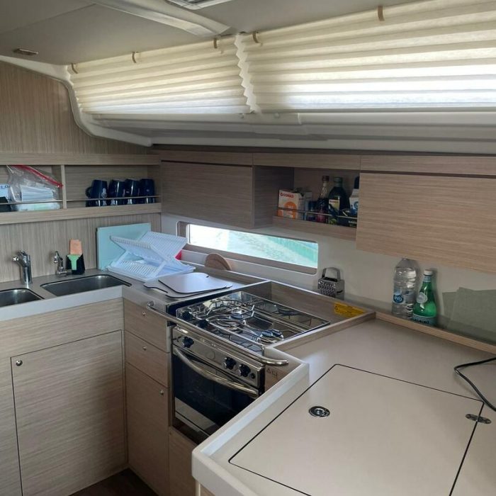Wing II | Oceanis 40.1 photo 6