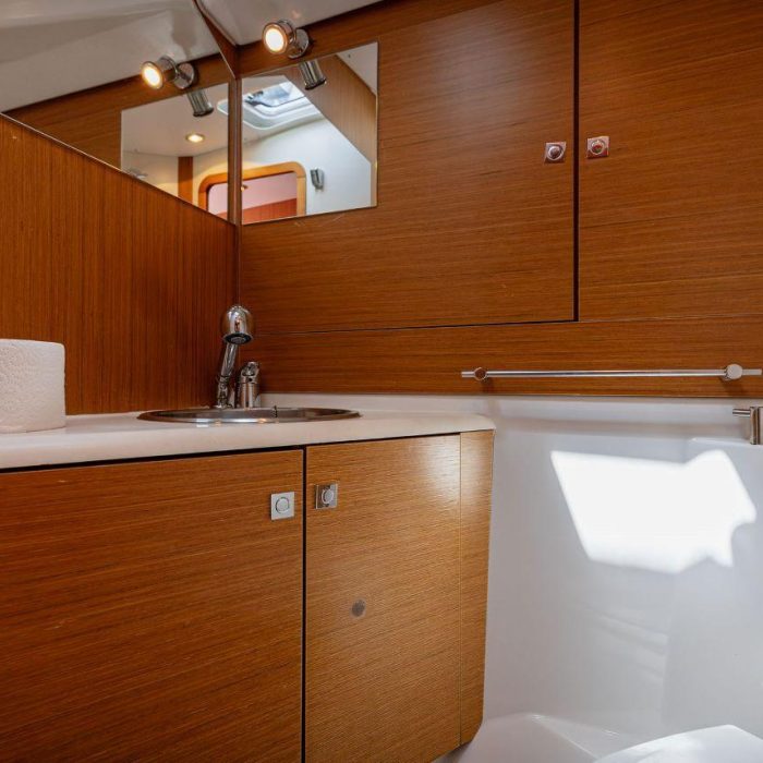 Ana B. | Sun Odyssey 49i photo 38