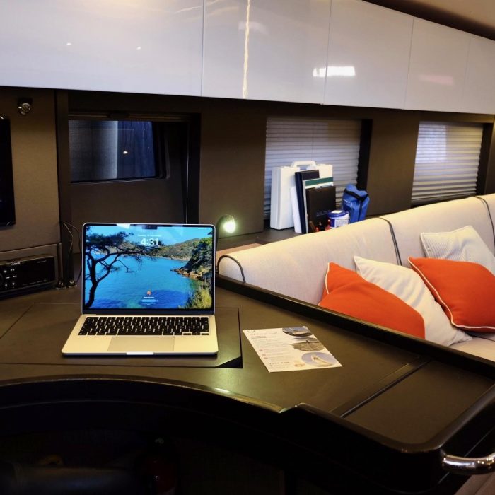 Premium + | Oceanis Yacht 62 photo 15