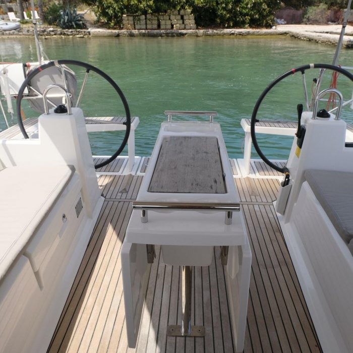 TRITON 89 | Oceanis 38.1 photo 22