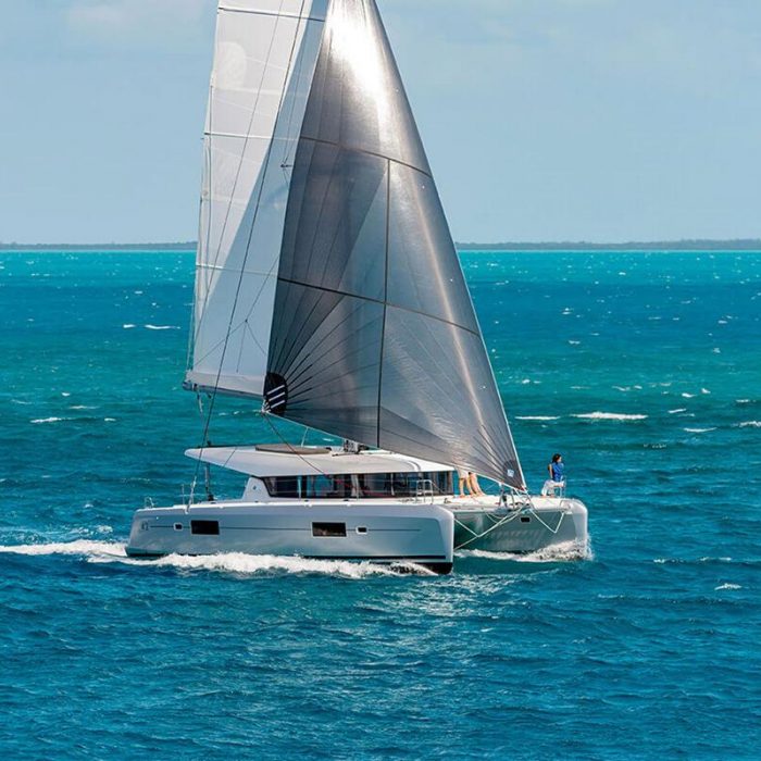 HeyBlue | Lagoon 42 photo 5
