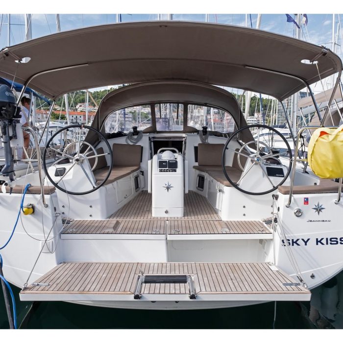 Sky Kiss | Sun Odyssey 410 photo 3