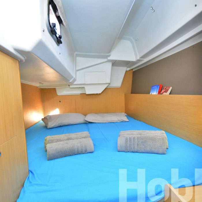 Hobbit | Oceanis 35 photo 28