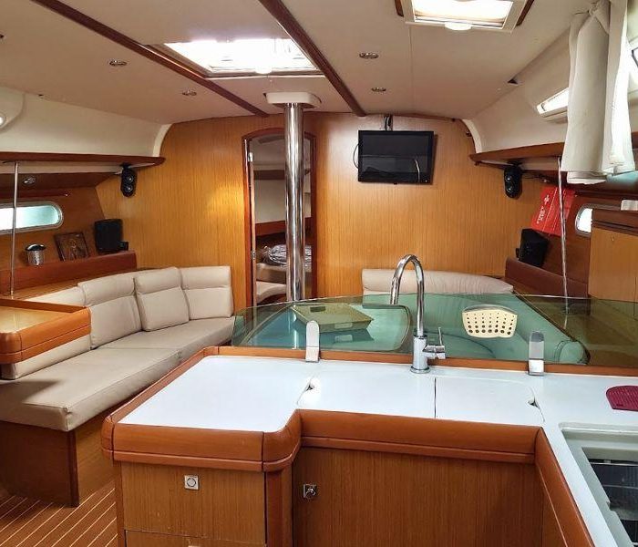 Black Pearl | Sun Odyssey 42 i photo 5