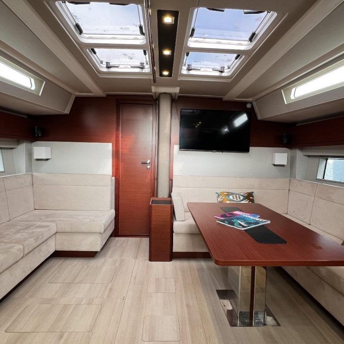 MiR | Hanse 548 photo 21
