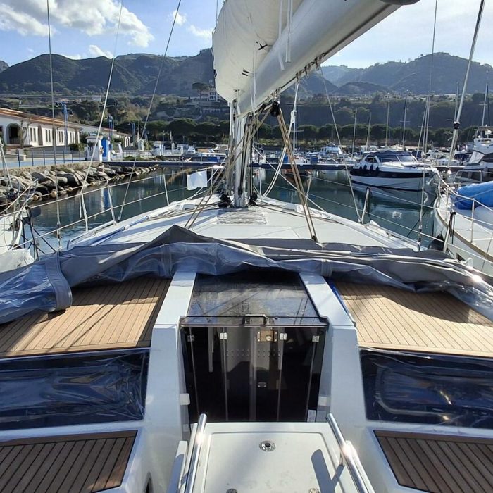 Premium | Oceanis 46.1 photo 3