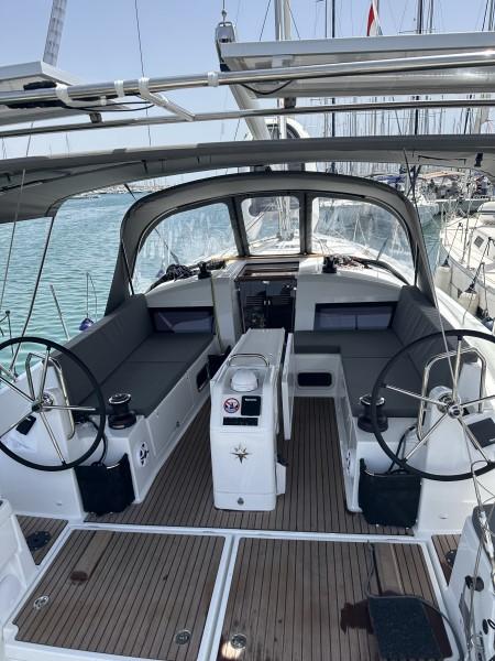 Taurus | Sun Odyssey 440 photo 2