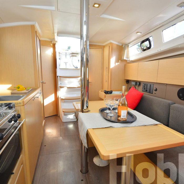 Hobbit | Oceanis 35 photo 30
