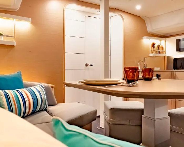 Moorings 44.3 Exclusive Plus | Dufour 44 photo 5