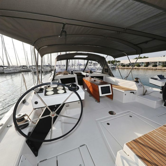 Flipper | Dufour 470 photo 8