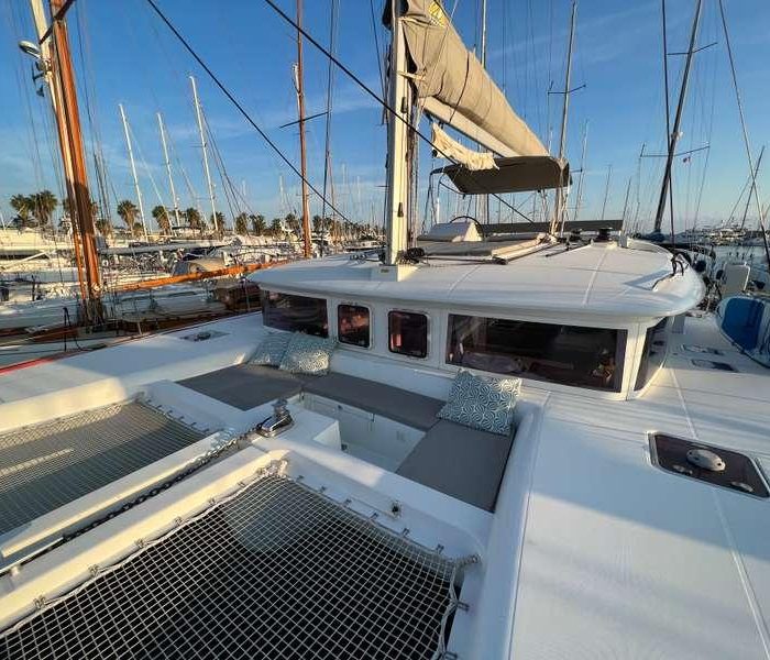 Branchia | Lagoon 450 Fly photo 5