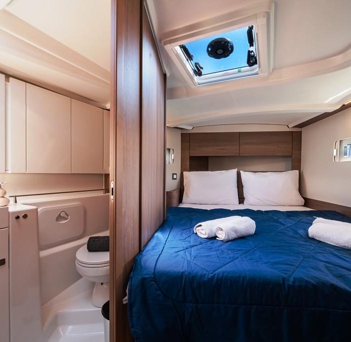 Myriana | Sun Odyssey 415 photo 16
