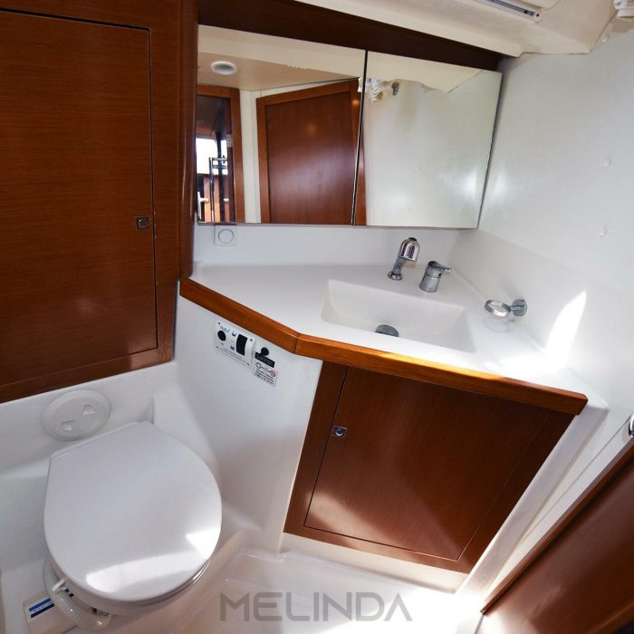 MELINDA-Excellent Condition | Oceanis 45 photo 12 MELINDA-Excellent Condition | Oceanis 45 photo 12