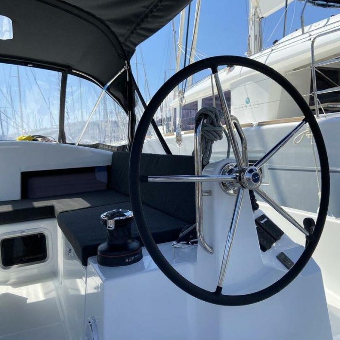 Lornia | Sun Odyssey 440 photo 13