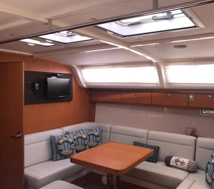 Gin Tonic | Bavaria Cruiser 51 photo 7