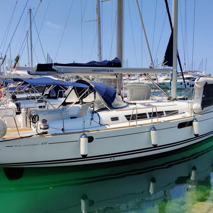 Lady Joanna | Sun Odyssey 49i photo 3