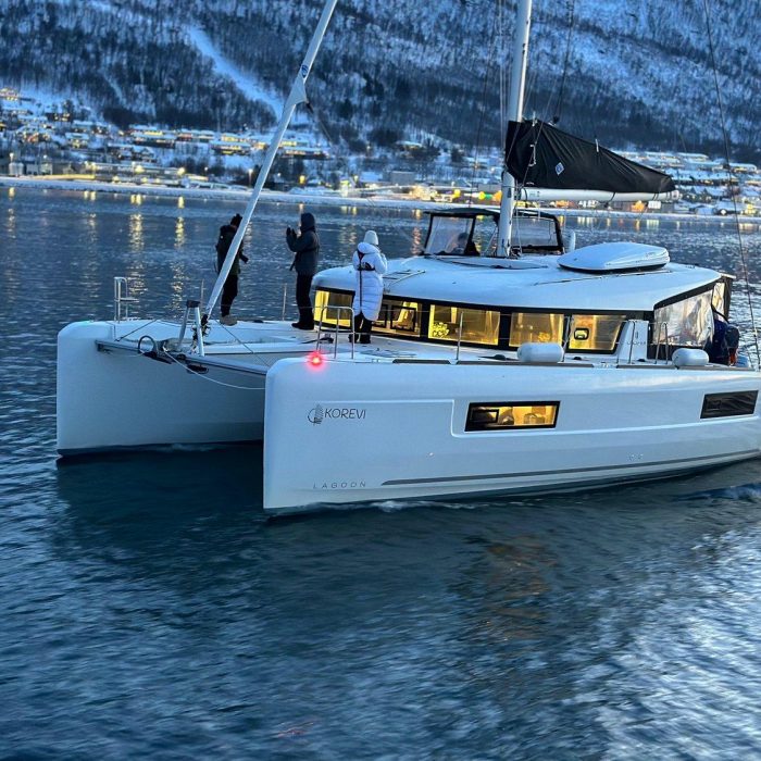 Arctic Charm | Lagoon 40 photo 7