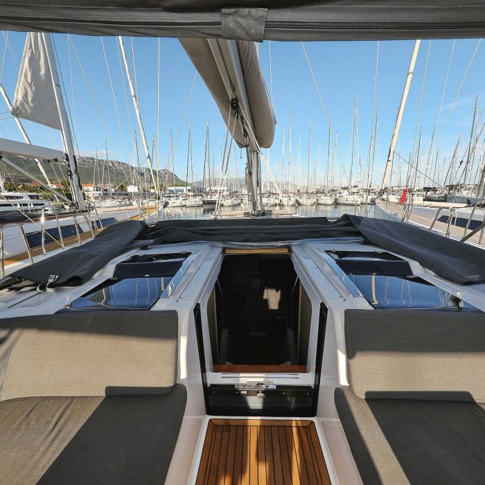 Simply The Best | Hanse 548 photo 6