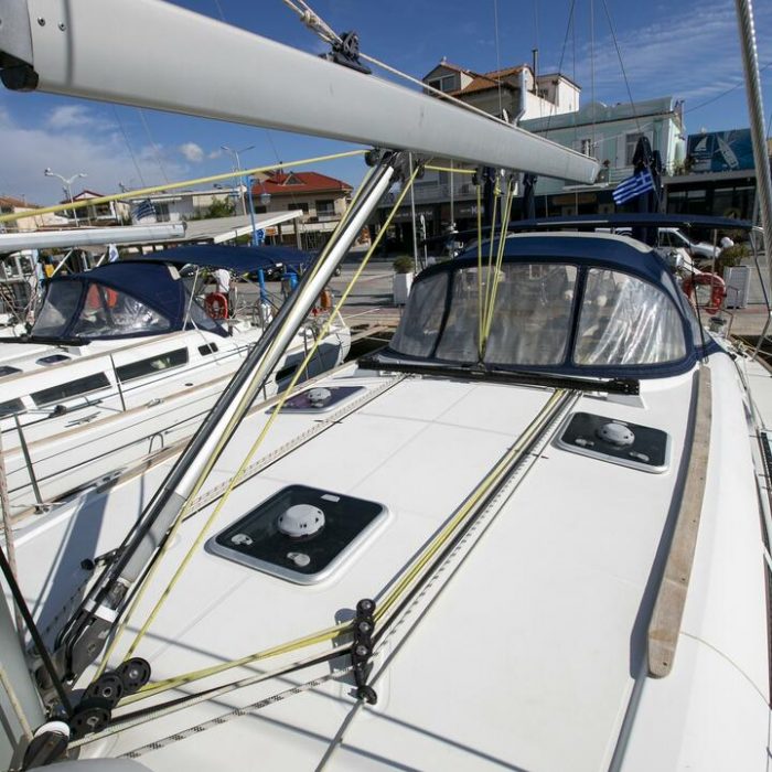 Mimi | Sun Odyssey 49i photo 1