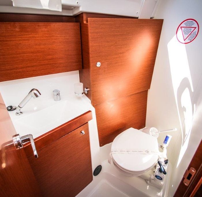 Dalmar | Oceanis 35 photo 9
