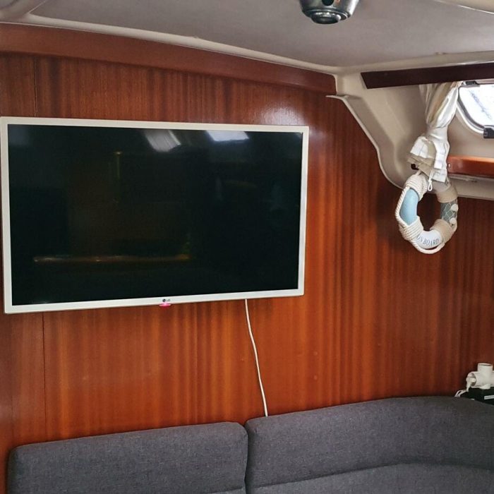 Scorpion | Bavaria 44 photo 16