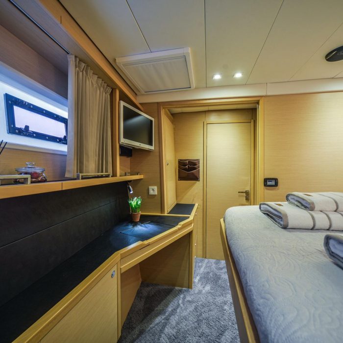 Avra | Lagoon 560 S2 photo 5
