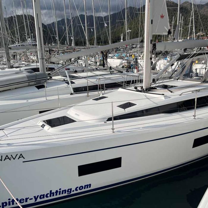 Nava | Bavaria C42 photo 4