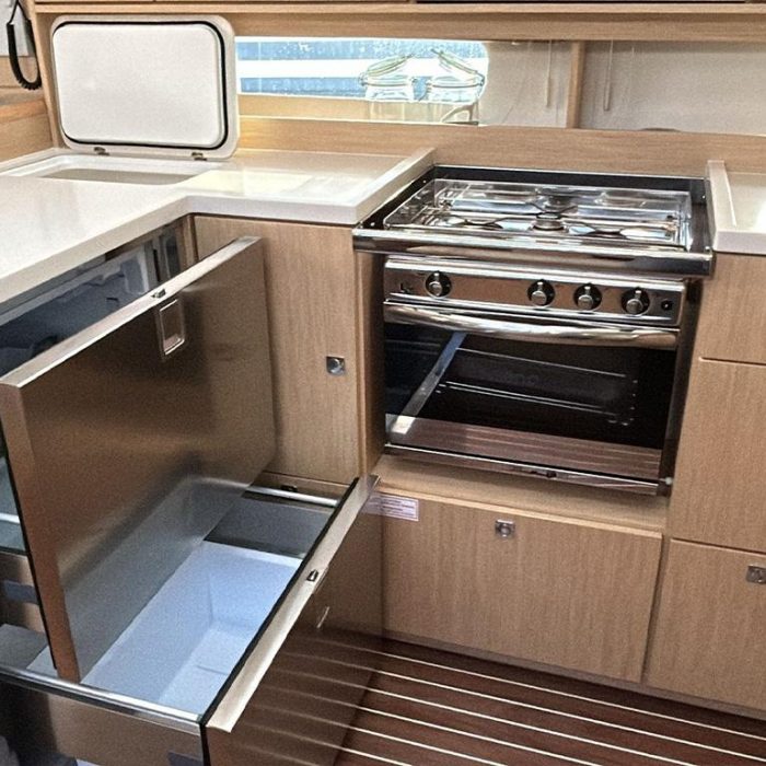 Topaz | Bavaria C46 photo 10