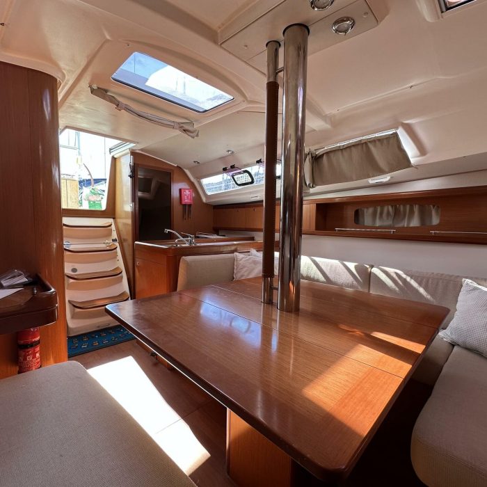 Blu | Oceanis 34 photo 21
