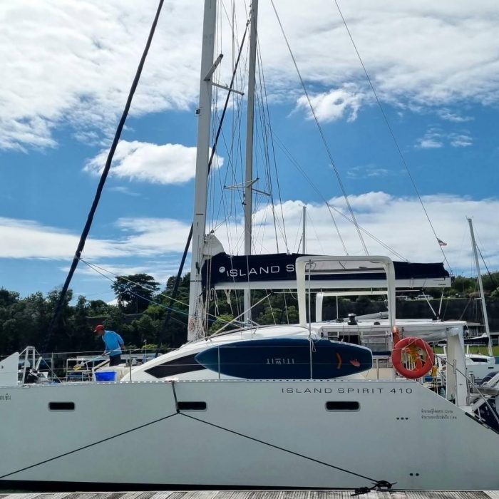 Fortunate Sun | Island Spirit 410 photo 5
