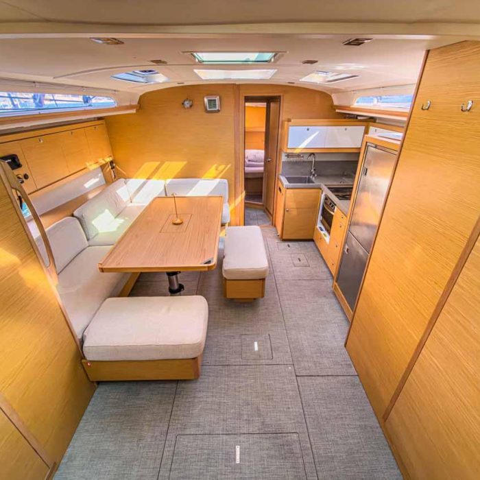 Easy Eleven | Dufour 470 Performance photo 11