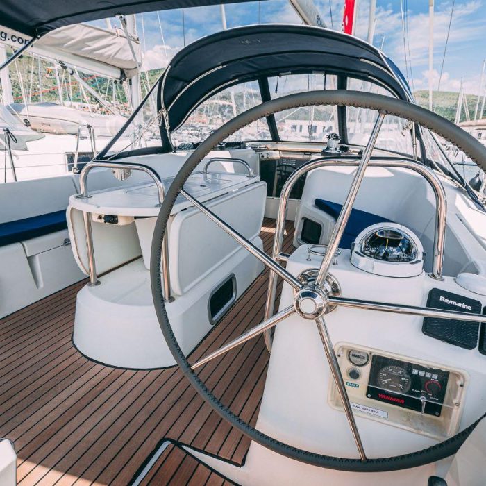 Ana B. | Sun Odyssey 49i photo 13