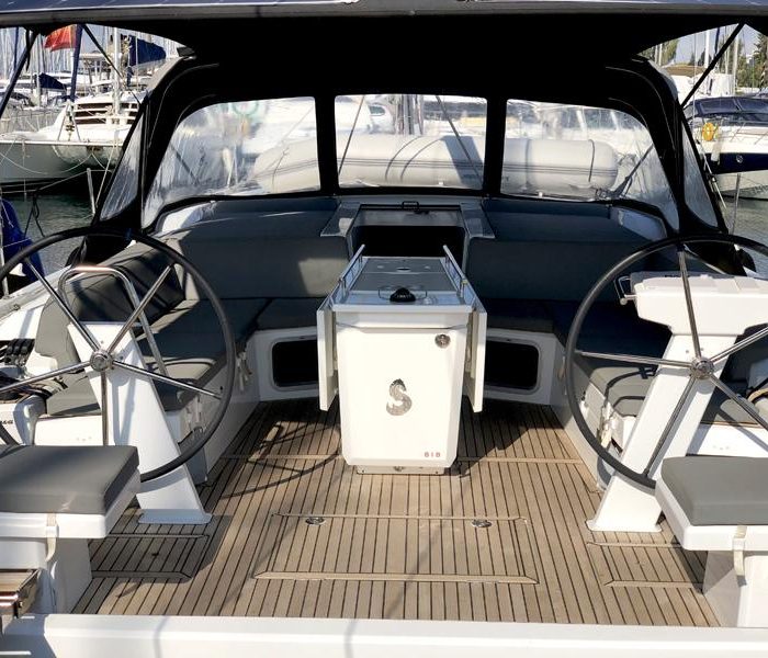 Salt Water (A/C - Generator - Inverter - 12 pax) | Oceanis 51.1 photo 2